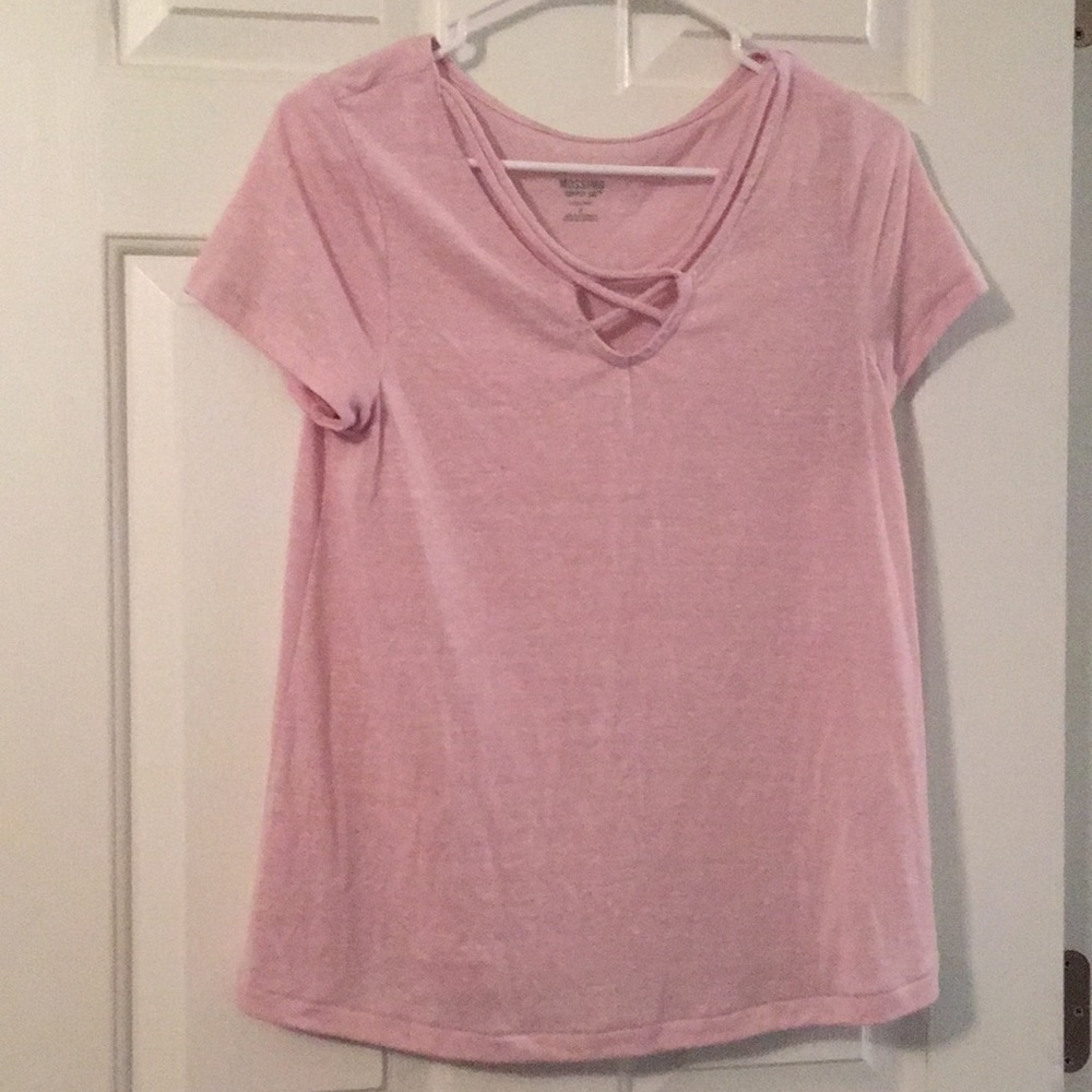Slit collar tee